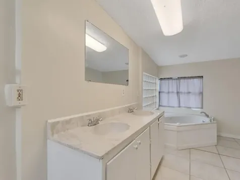 1166 SE Preston Lane Port St Lucie FL 34983