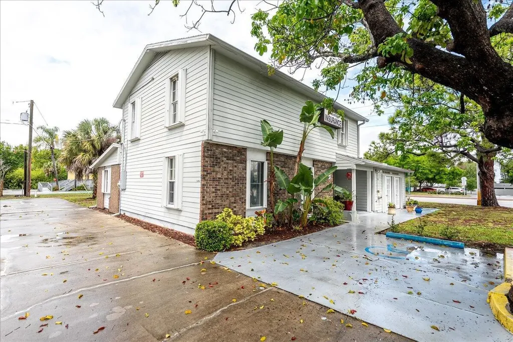 1514 SE Port St Lucie Boulevard Port St Lucie FL
