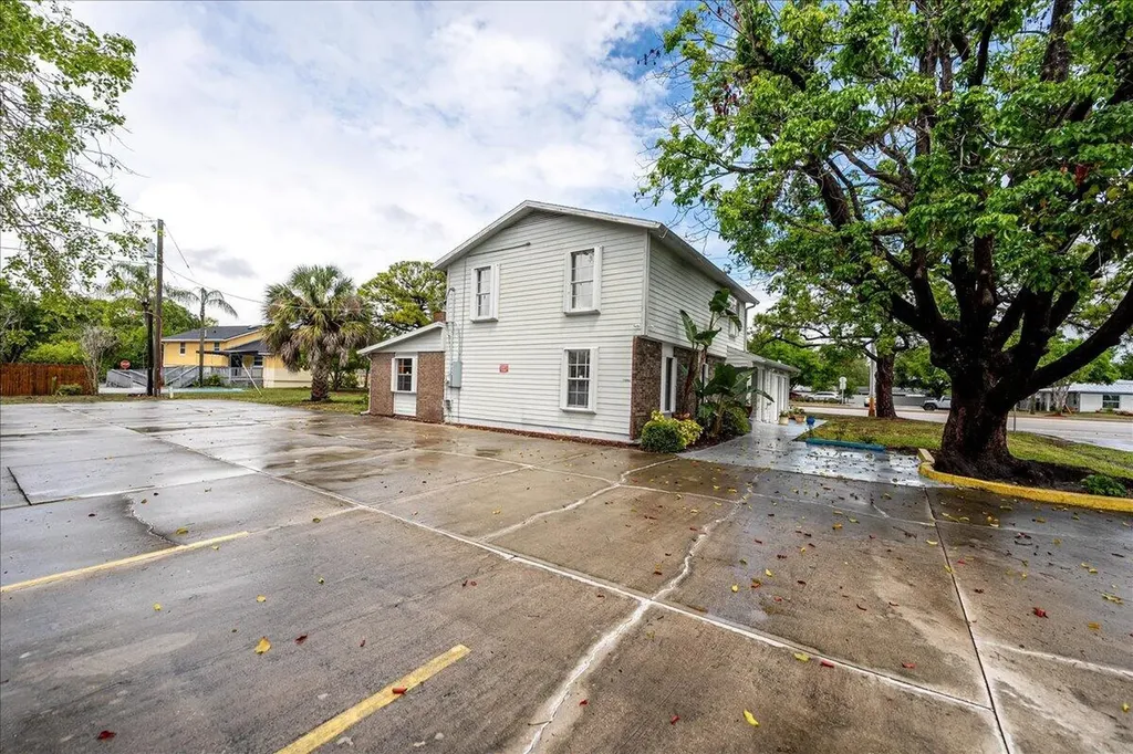 1514 SE Port St Lucie Boulevard Port St Lucie FL