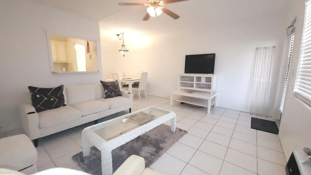 319 Chatham P West Palm Beach FL 33417