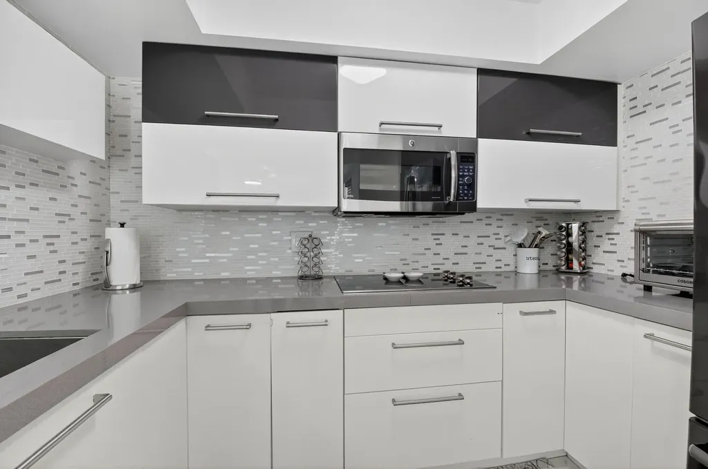 4310 Village Drive Delray Beach FL 33445