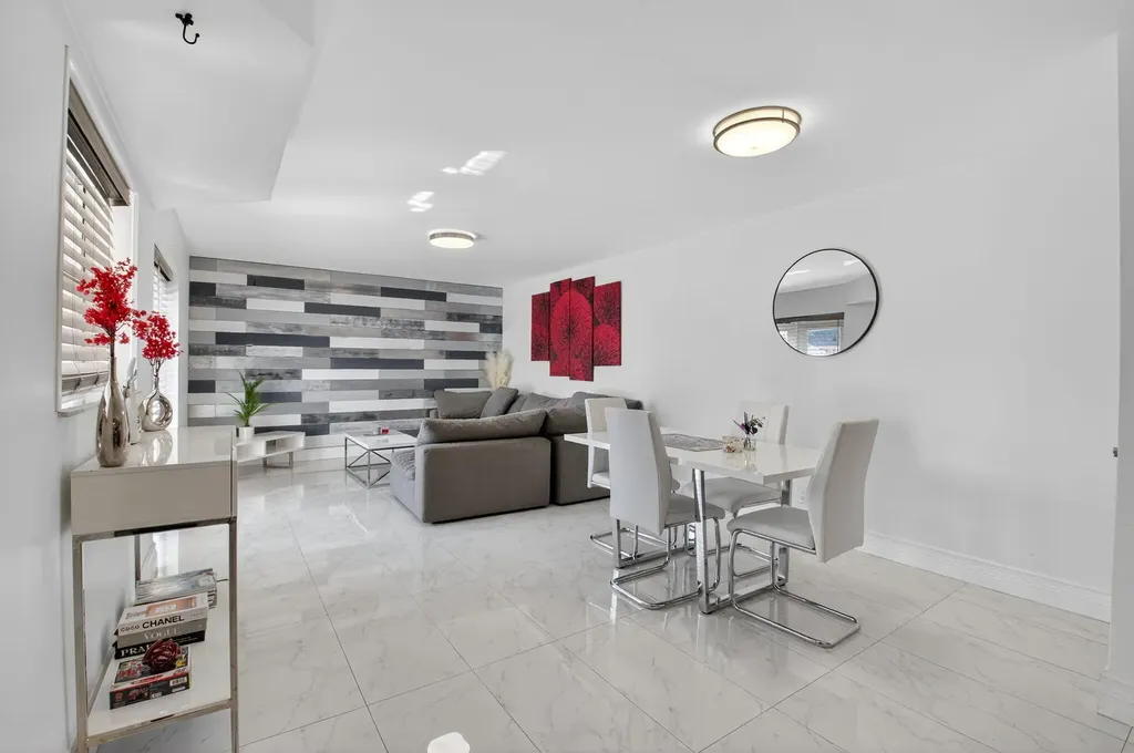 4310 Village Drive Delray Beach FL 33445