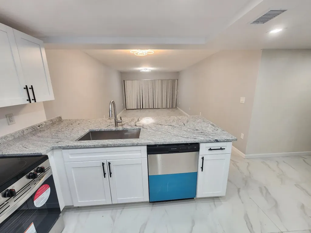 485 N Pine Island Road Plantation FL 33324