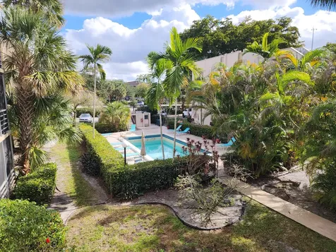 485 N Pine Island Road Plantation FL 33324