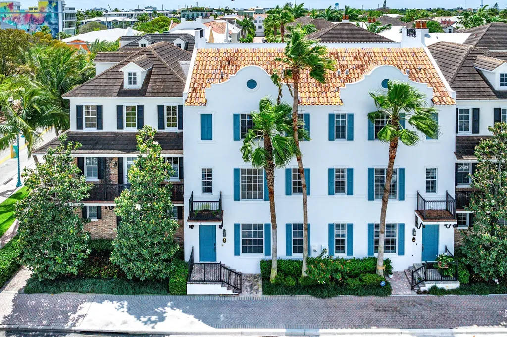 147 N Cannery Row Circle Delray Beach FL 33444