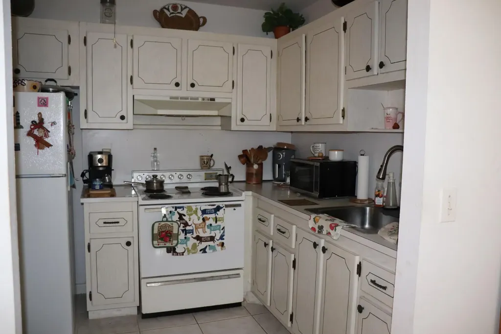 26 Brittany Delray Beach FL 33446