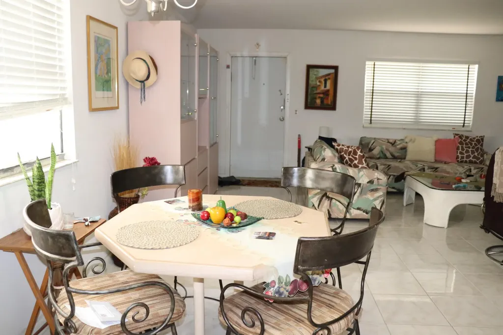 26 Brittany Delray Beach FL 33446