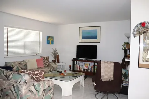 26 Brittany Delray Beach FL 33446