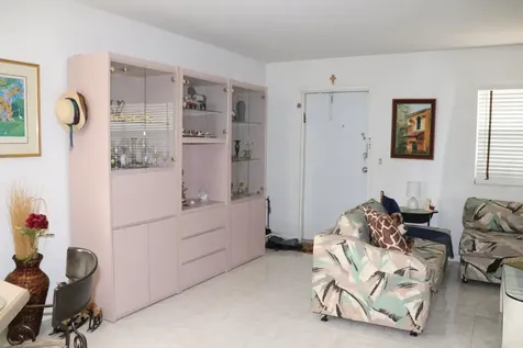 26 Brittany Delray Beach FL 33446