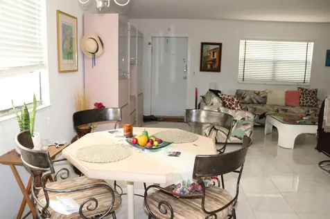 26 Brittany Delray Beach FL 33446