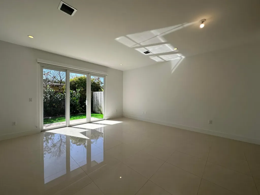 815 NE 17th Avenue Fort Lauderdale FL 33304