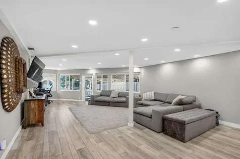 1570 NE 30th Place Oakland Park FL 33334
