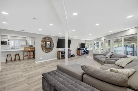 1570 NE 30th Place Oakland Park FL 33334