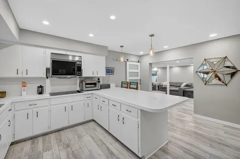 1570 NE 30th Place Oakland Park FL 33334