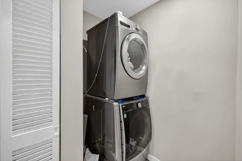 1570 NE 30th Place Oakland Park FL 33334