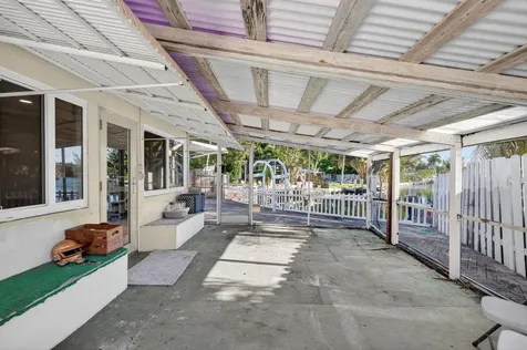 1570 NE 30th Place Oakland Park FL 33334