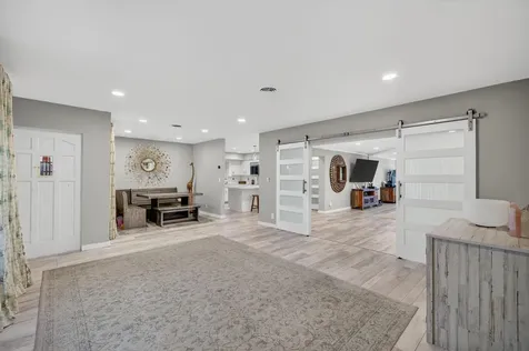 1570 NE 30th Place Oakland Park FL 33334