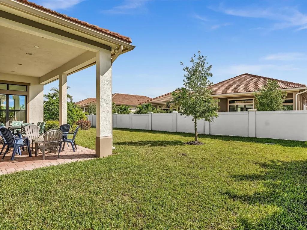 8928 E Bastille Circle Parkland FL 33076