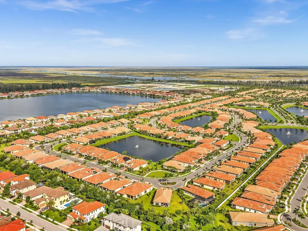 8928 E Bastille Circle Parkland FL 33076