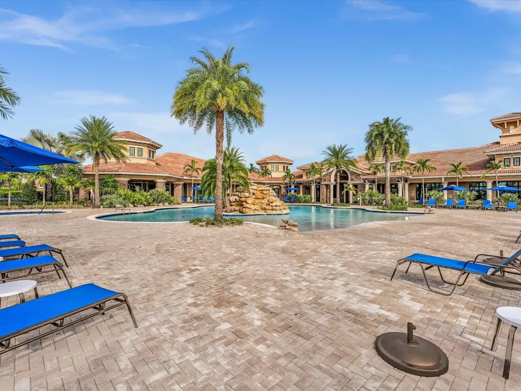 8928 E Bastille Circle Parkland FL 33076