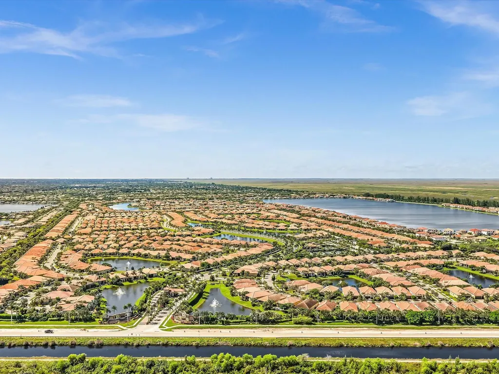 8928 E Bastille Circle Parkland FL 33076
