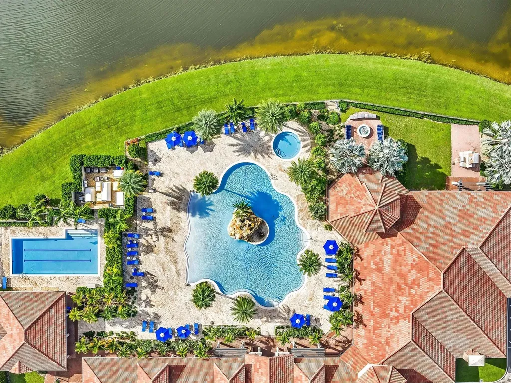 8928 E Bastille Circle Parkland FL 33076