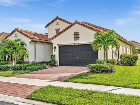 8928 E Bastille Circle Parkland FL 33076