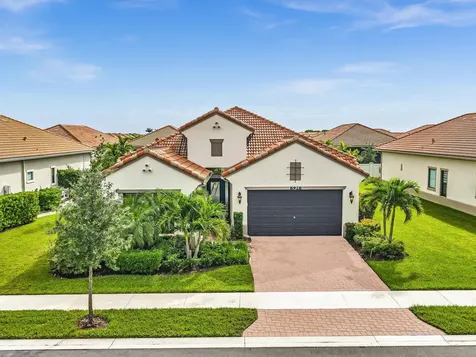 8928 E Bastille Circle Parkland FL 33076