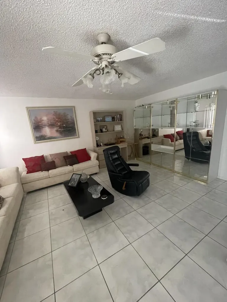 186 Flanders D Delray Beach FL 33484