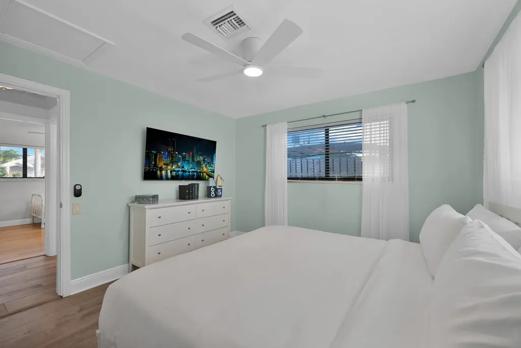 908 SE 16th Street Deerfield Beach FL 33441