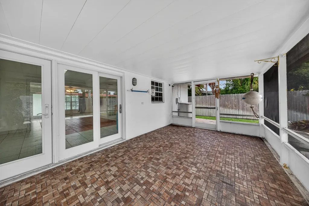 3213 Dover Road Pompano Beach FL 33062