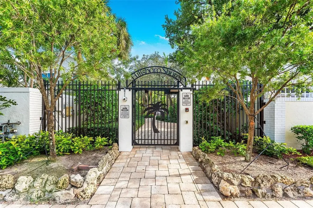 3213 Dover Road Pompano Beach FL 33062