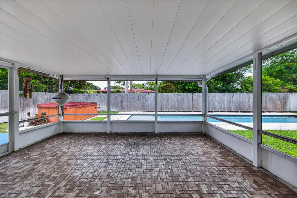 3213 Dover Road Pompano Beach FL 33062