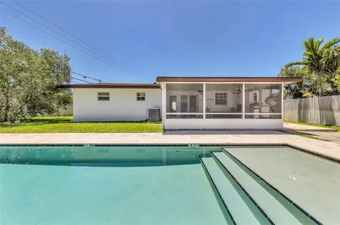 3213 Dover Road Pompano Beach FL 33062