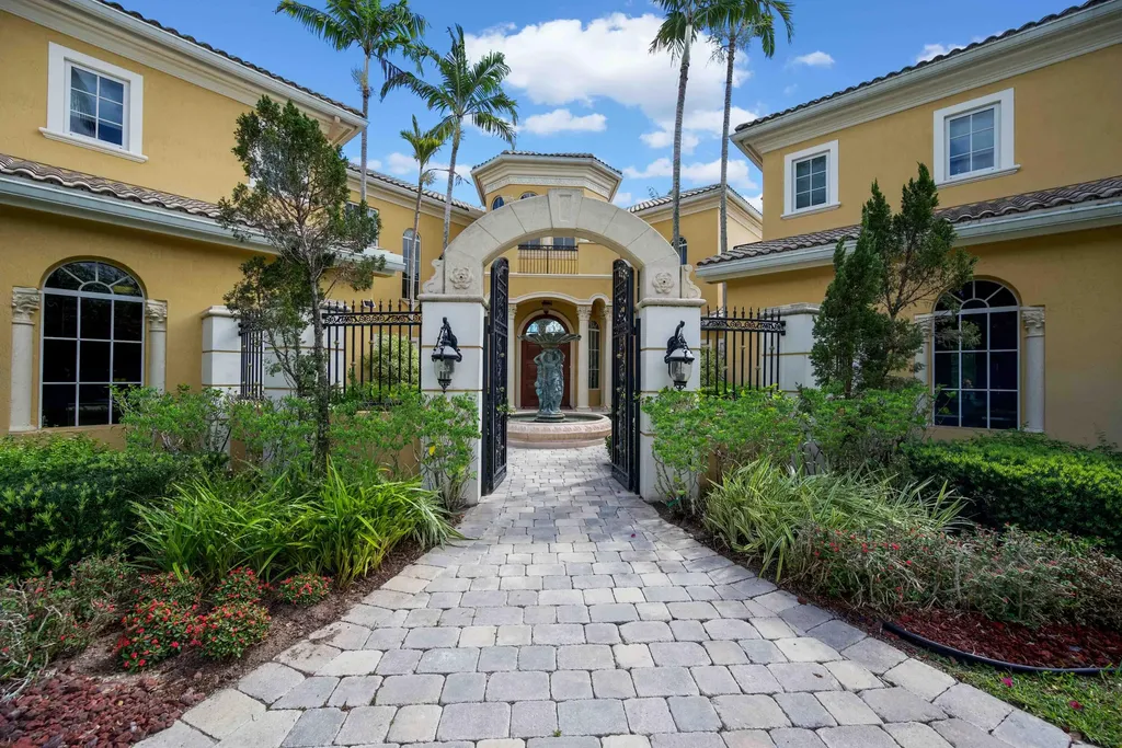 18118 Daybreak Drive Boca Raton FL 33496