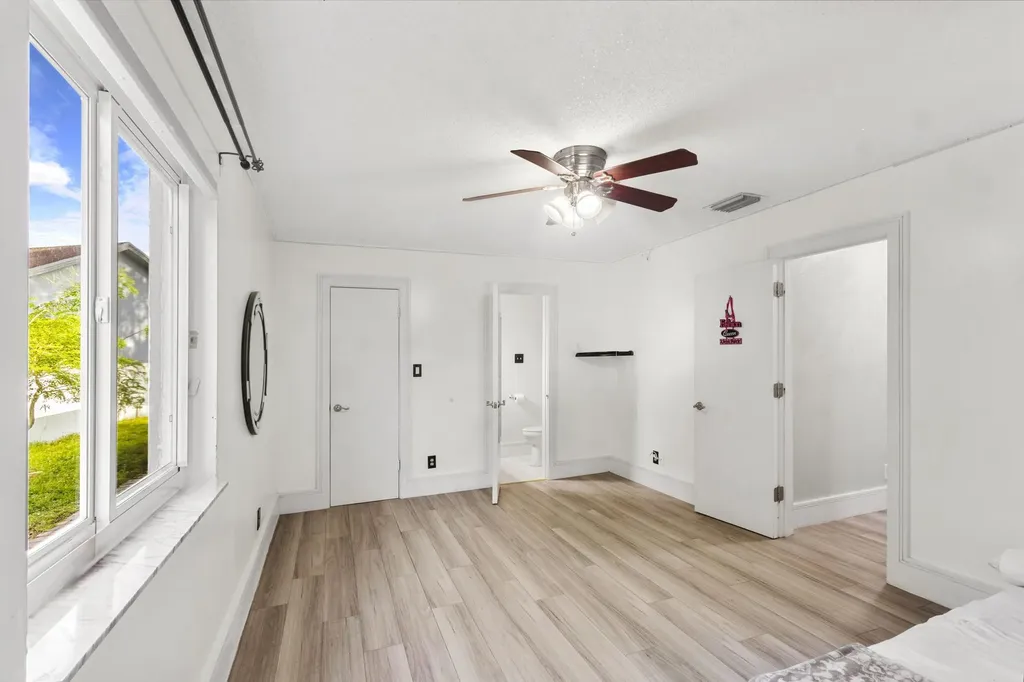 4040 NE 6th Avenue Deerfield Beach FL 33064