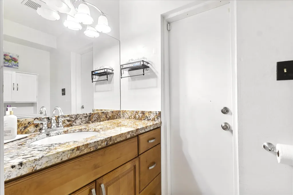 4040 NE 6th Avenue Deerfield Beach FL 33064