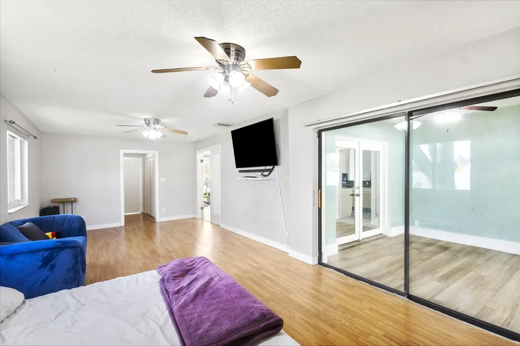 4040 NE 6th Avenue Deerfield Beach FL 33064