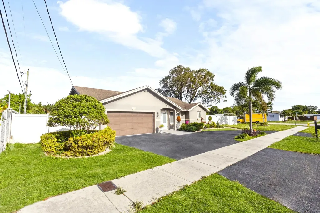 4040 NE 6th Avenue Deerfield Beach FL 33064