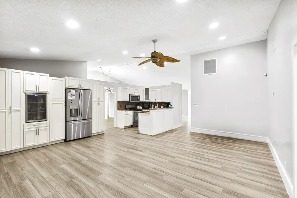 4040 NE 6th Avenue Deerfield Beach FL 33064
