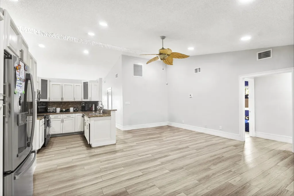 4040 NE 6th Avenue Deerfield Beach FL 33064