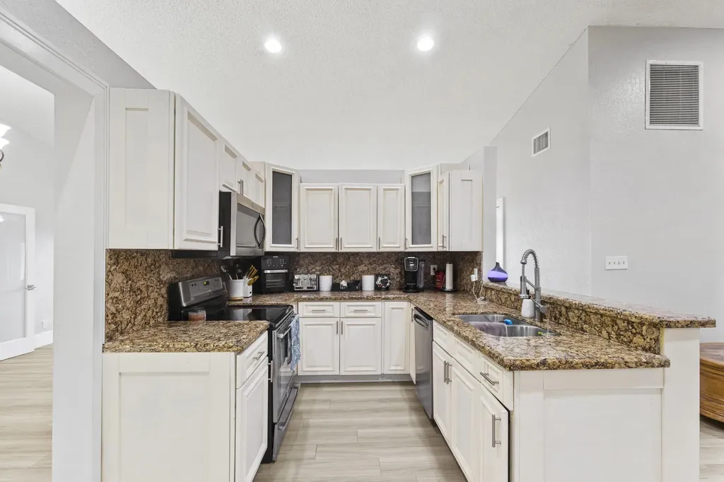 4040 NE 6th Avenue Deerfield Beach FL 33064