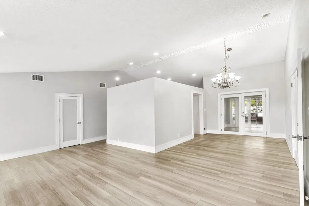 4040 NE 6th Avenue Deerfield Beach FL 33064