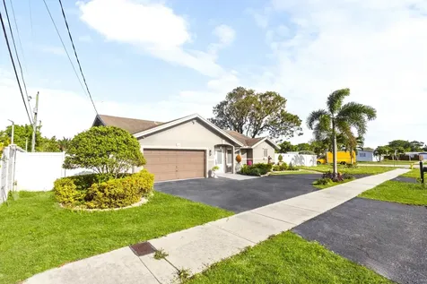 4040 NE 6th Avenue Deerfield Beach FL 33064