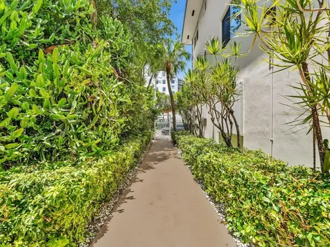 2000 Diana Drive Hallandale Beach FL 33009