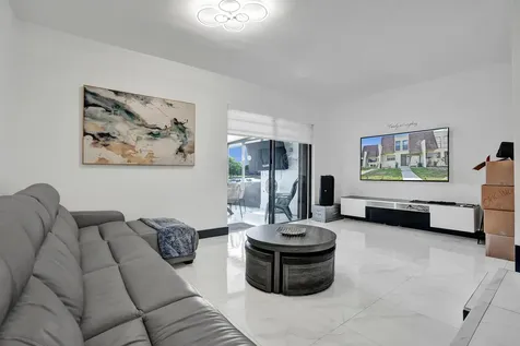 8992 Palm Tree Lane Pembroke Pines FL 33024