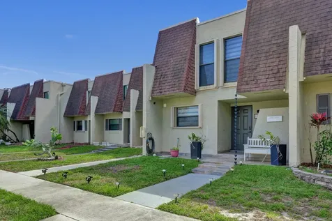 8992 Palm Tree Lane Pembroke Pines FL 33024
