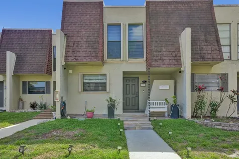 8992 Palm Tree Lane Pembroke Pines FL 33024