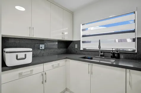 8992 Palm Tree Lane Pembroke Pines FL 33024