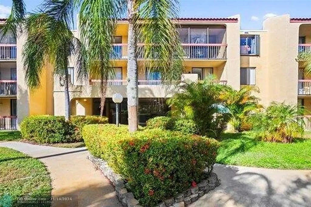 733 SE 1st Way Deerfield Beach FL 33441